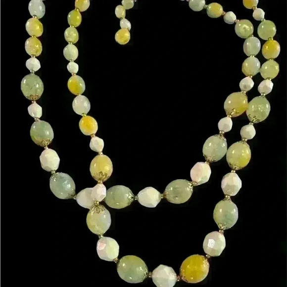 Beautiful Beaded Necklace - Picture 2 of 3